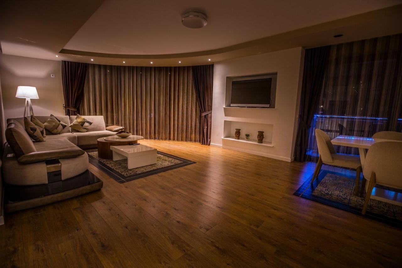 Bentley Apartments Priştine Dış mekan fotoğraf