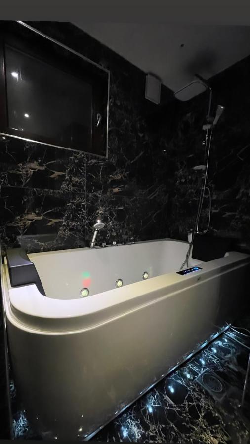 Bentley Apartments Priştine Dış mekan fotoğraf
