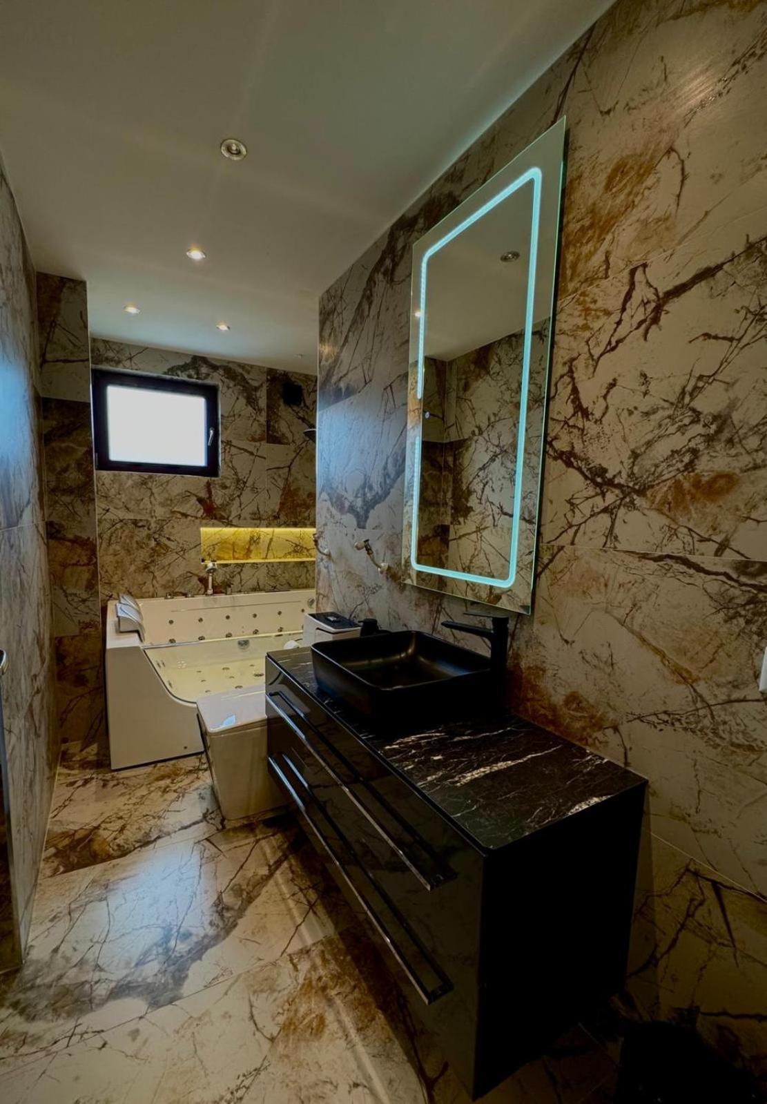 Bentley Apartments Priştine Dış mekan fotoğraf